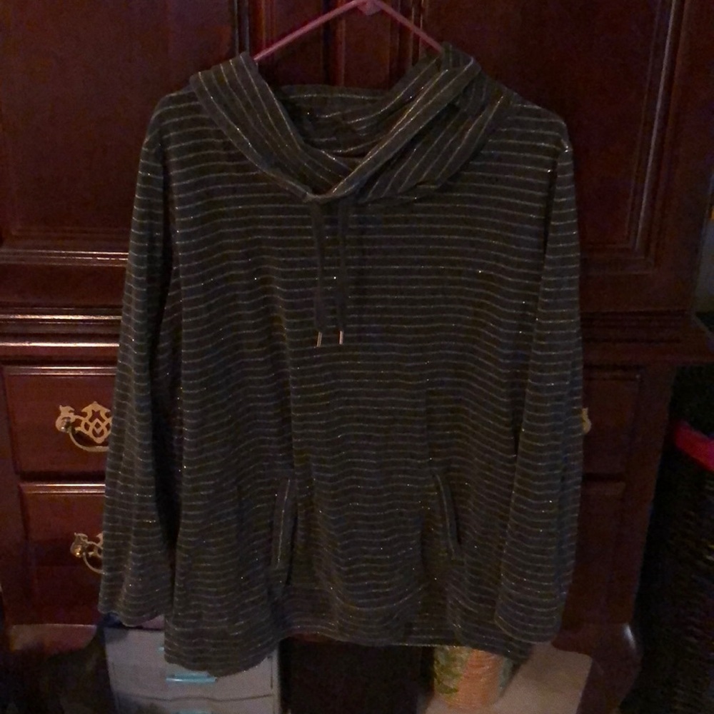 Velour Top - Picture 2 of 4